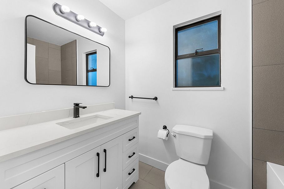 1777 Caledonia Avenue North Vancouver, BC - 22