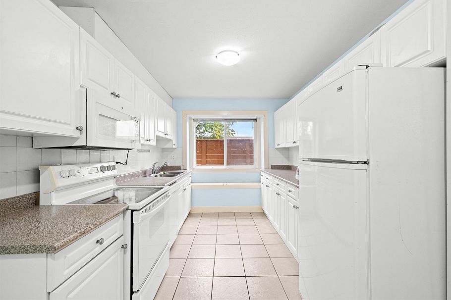 3806 Pine Street Burnaby, BC - 19