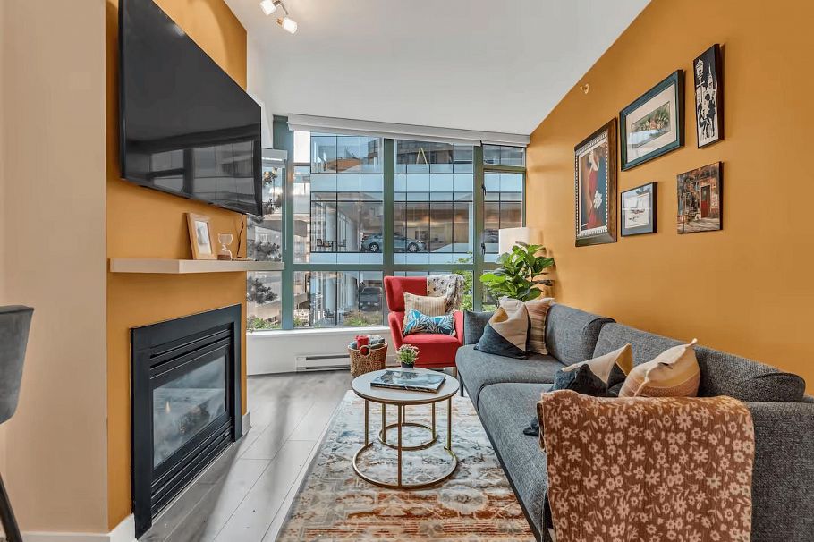 302 1238 Burrard Street Vancouver, BC - 2