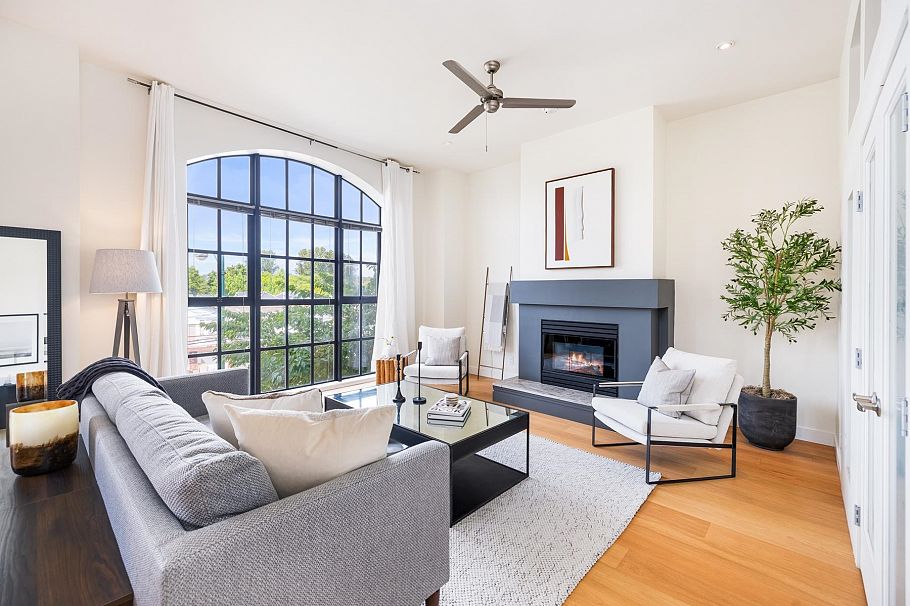 202 4590 Earles Street Vancouver, BC - 3