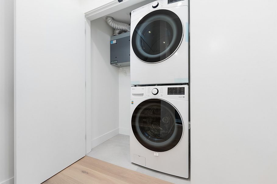 1 3118 Windsor Street Vancouver, BC - 24