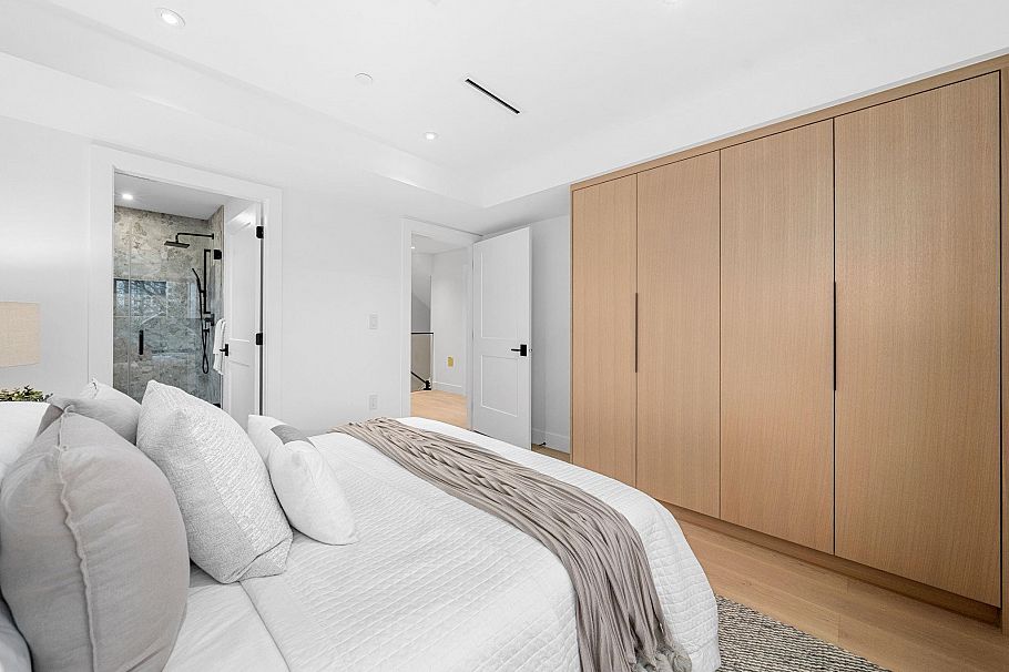 3679 Pandora Street Vancouver, BC - 23