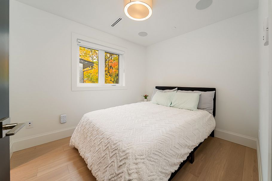 3783 W 27th Avenue Vancouver, BC - 29