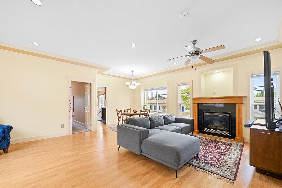 3806 Pine Street Burnaby, BC - 7