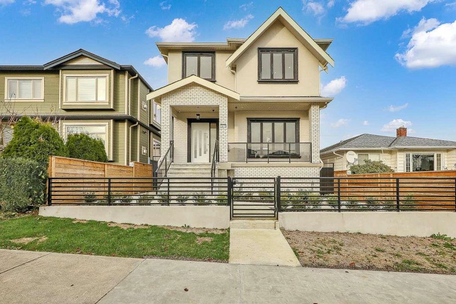 3073 E 3rd Avenue Vancouver, BC - 3