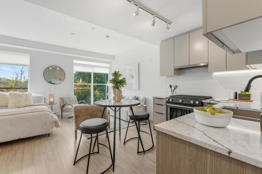 208 2408 Grant Street Vancouver, BC - 2