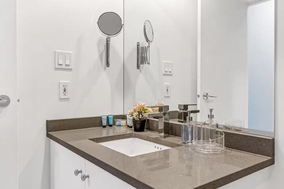 302 1238 Burrard Street Vancouver, BC - 19