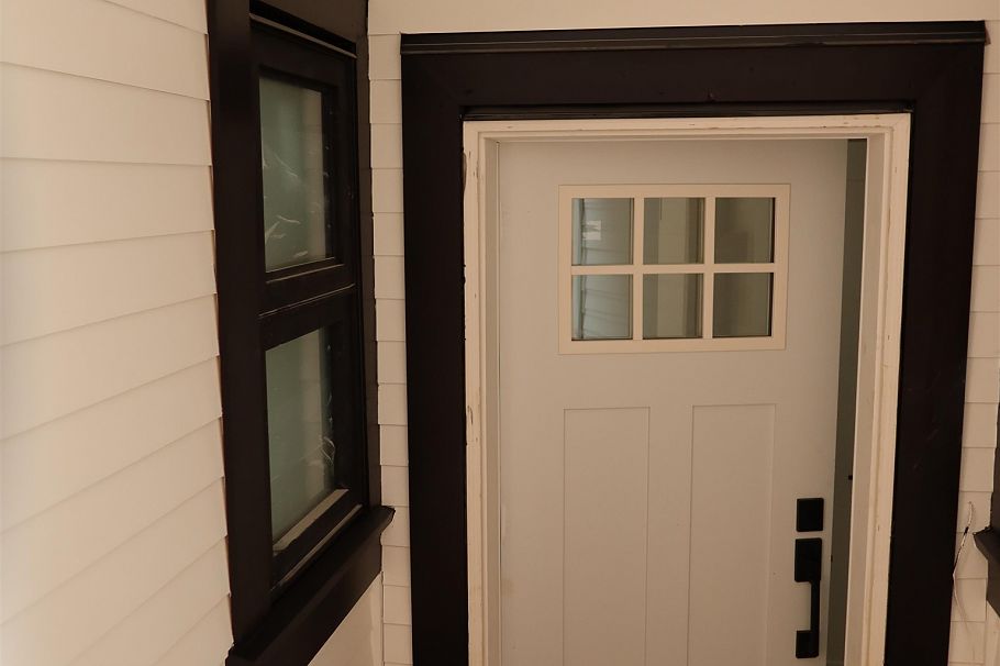 A 2735 W 8th Avenue Vancouver, BC - 14