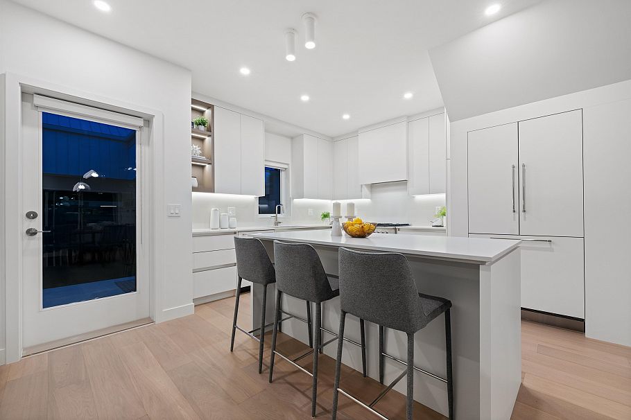 1 1632 E 21st Avenue Vancouver, BC - 5