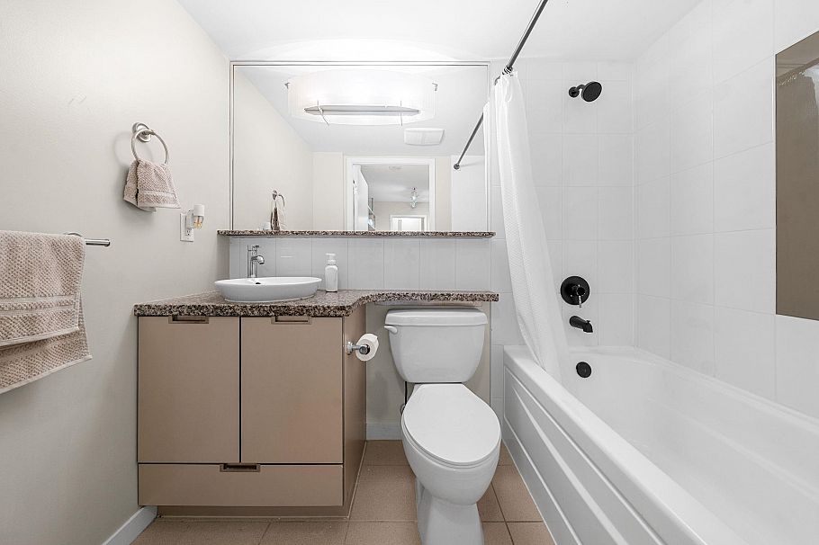 305 1082 Seymour Street Vancouver, BC - 20