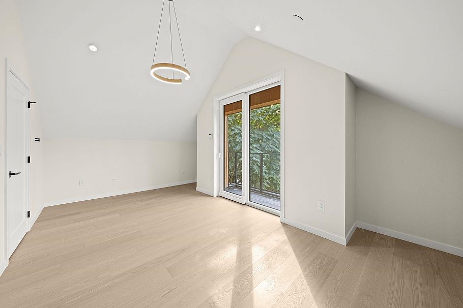 1 2091 E 20th Avenue Vancouver, BC - 27