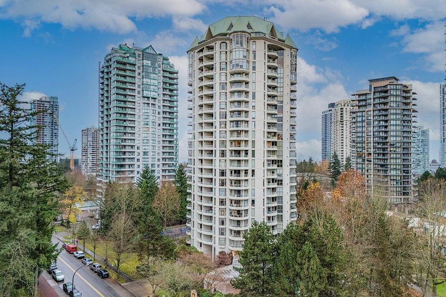 2302 6188 Patterson Avenue Burnaby, BC - 1
