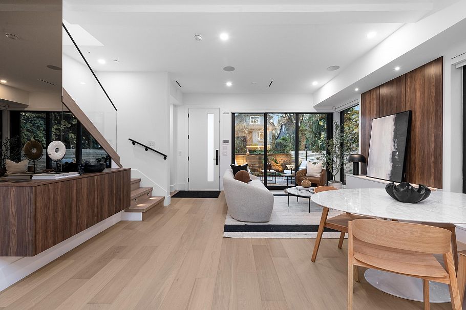 2 275 W 17th Avenue Vancouver, BC - 3