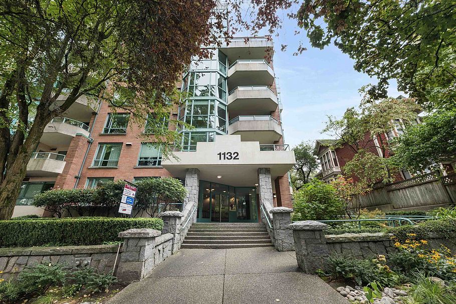 805 1132 Haro Street Vancouver, BC - 36