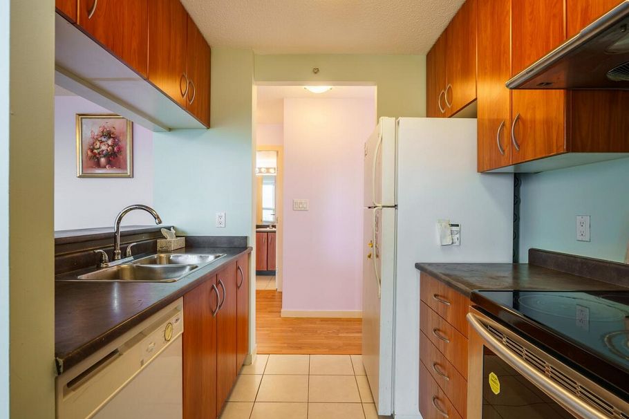 2409 3663 Crowley Drive Vancouver, BC - 8