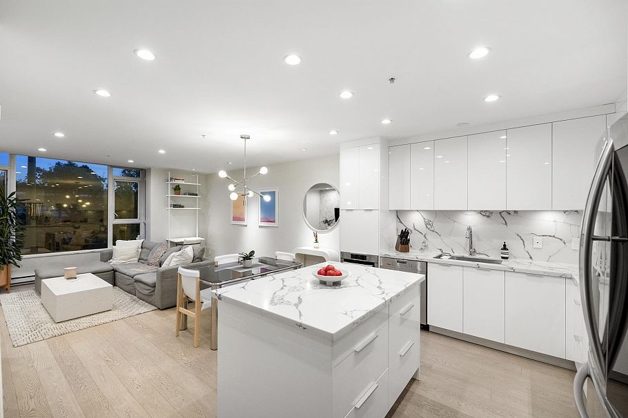 211 1961 Collingwood Street Vancouver, BC - 9