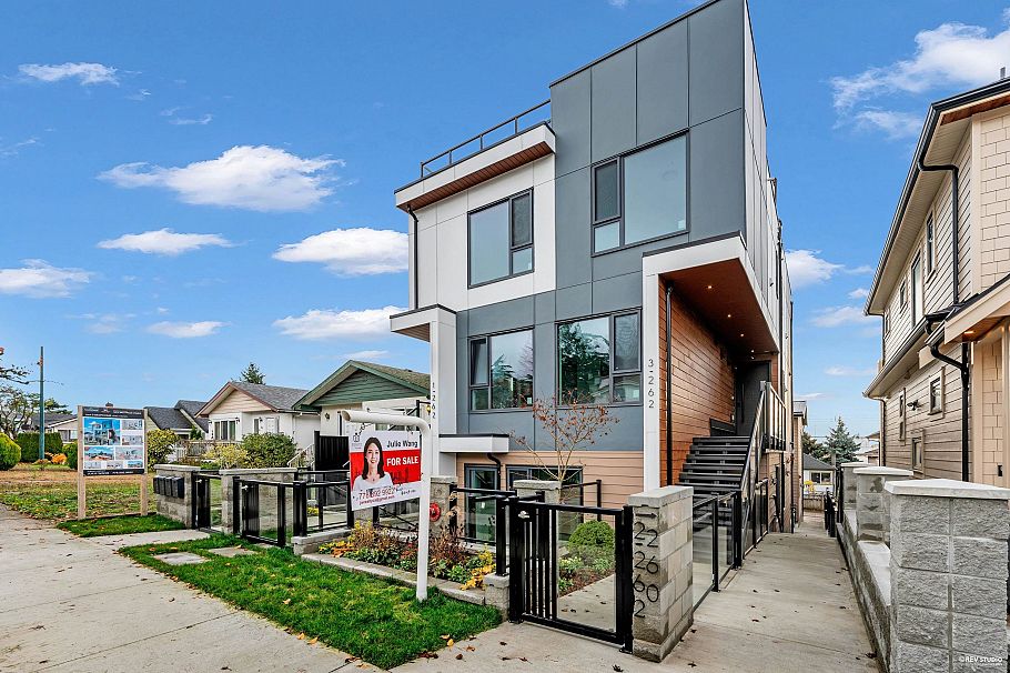 2 262 E 65th Avenue Vancouver, BC - 2