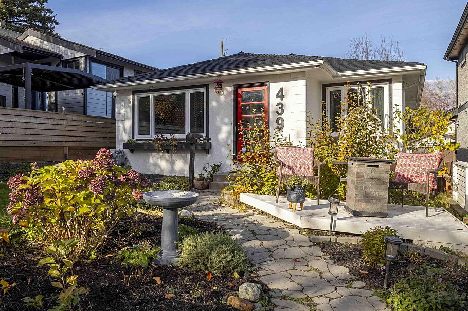 439 E 22nd Avenue Vancouver, BC - 2