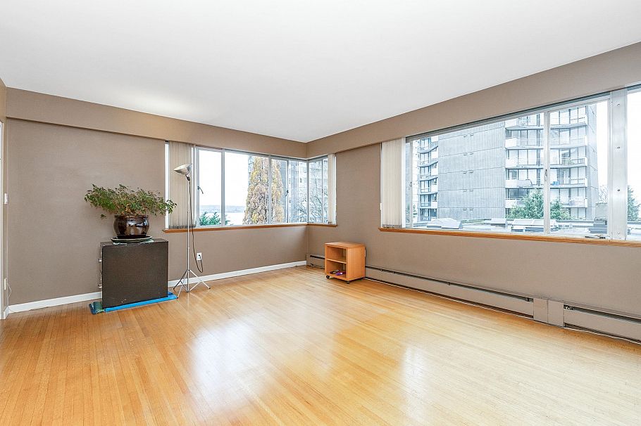 401 1315 Cardero Street Vancouver, BC - 4