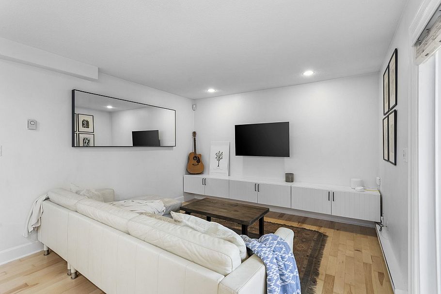 104 1045 W 8th Avenue Vancouver, BC - 2