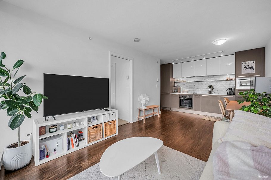 2205 8031 Nunavut Lane Vancouver, BC - 10