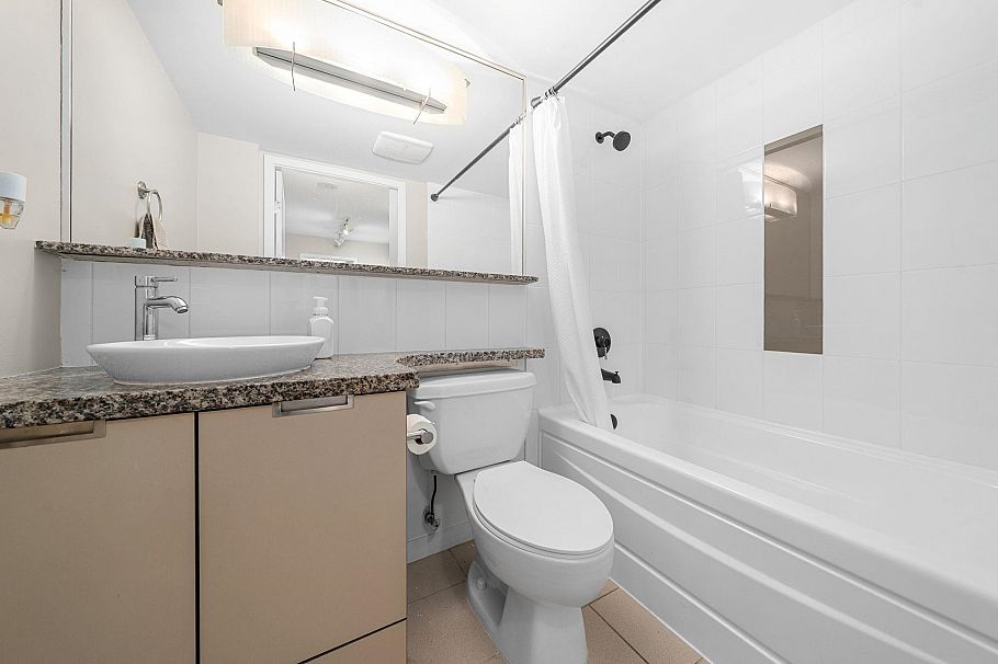 305 1082 Seymour Street Vancouver, BC - 19