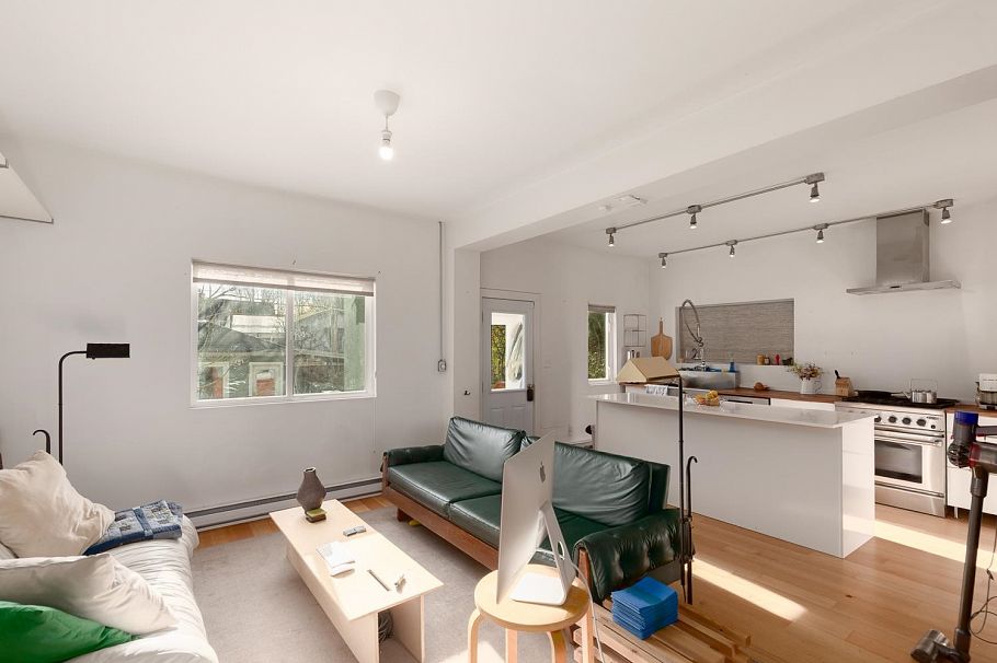 1636 Frances Street Vancouver, BC - 11