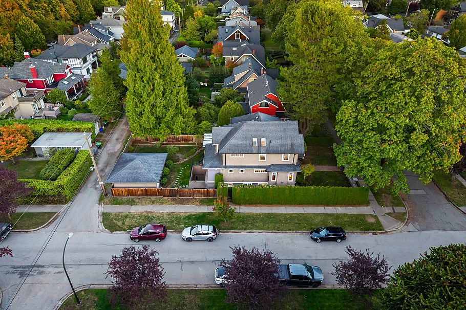 3895 W 23rd Avenue Vancouver, BC - 37