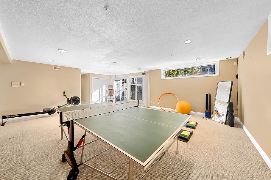 1426 W 48th Avenue Vancouver, BC - 21