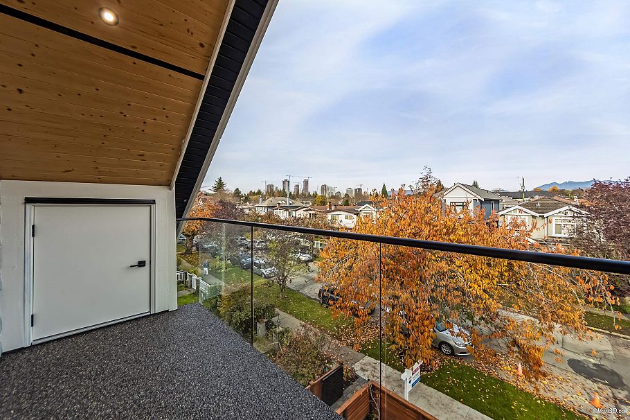 1 150 E 51 Avenue Vancouver, BC - 23