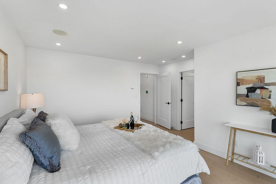 340 E Keith Road North Vancouver, BC - 11