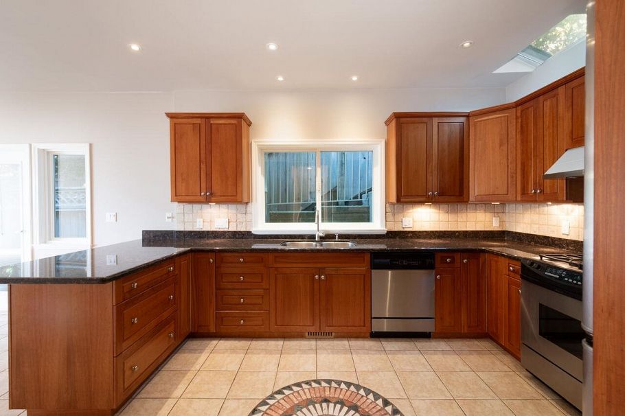 4080 St. Pauls Avenue North Vancouver, BC - 10