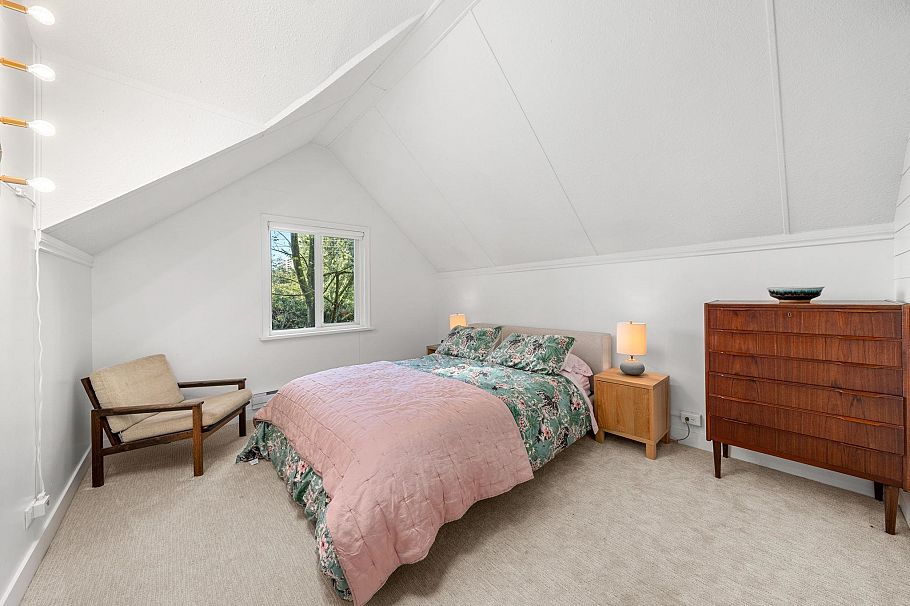 2052 Capilano Road North Vancouver, BC - 23