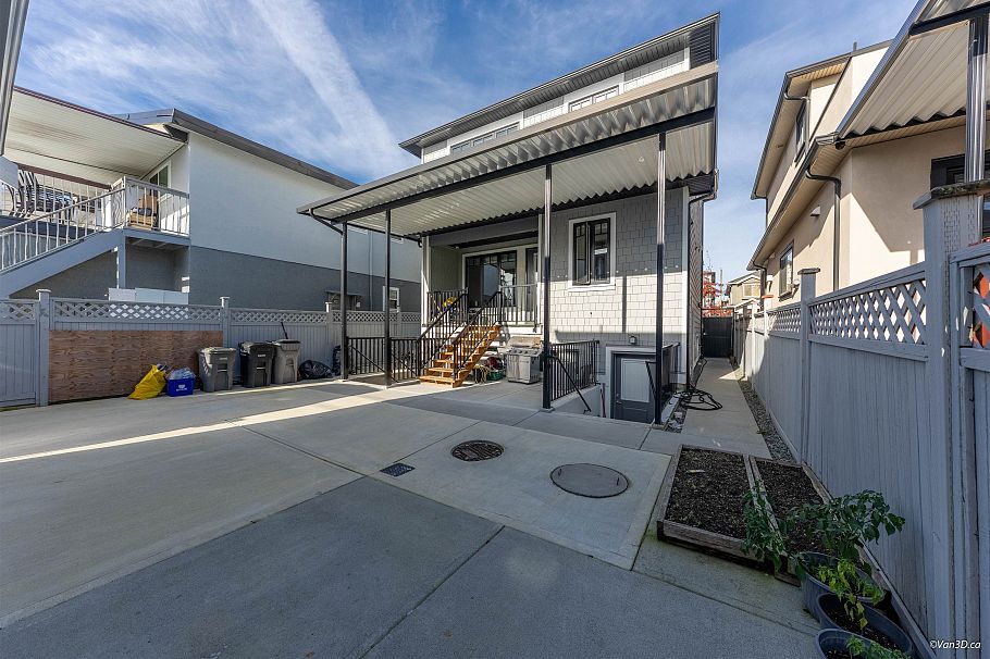 1 926 E 58th Avenue Vancouver, BC - 35