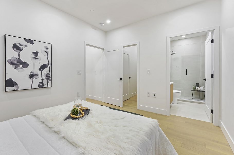 1 1322 E 13th Avenue Vancouver, BC - 18