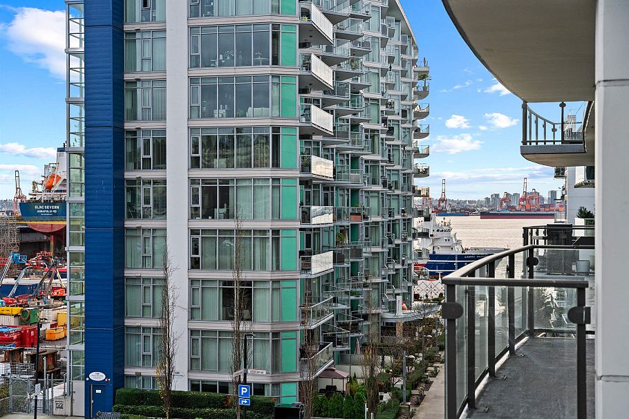 502 172 Victory Ship Way North Vancouver, BC - 21