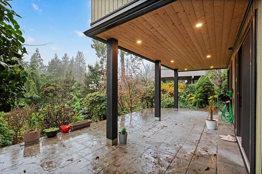 5625 Eagle Court North Vancouver, BC - 26