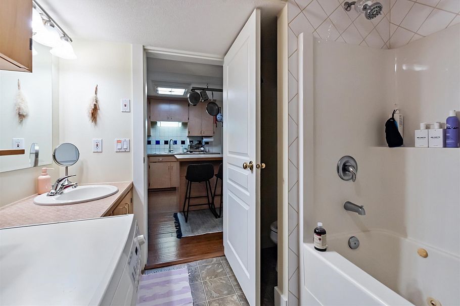 419 E 23rd Avenue Vancouver, BC - 21