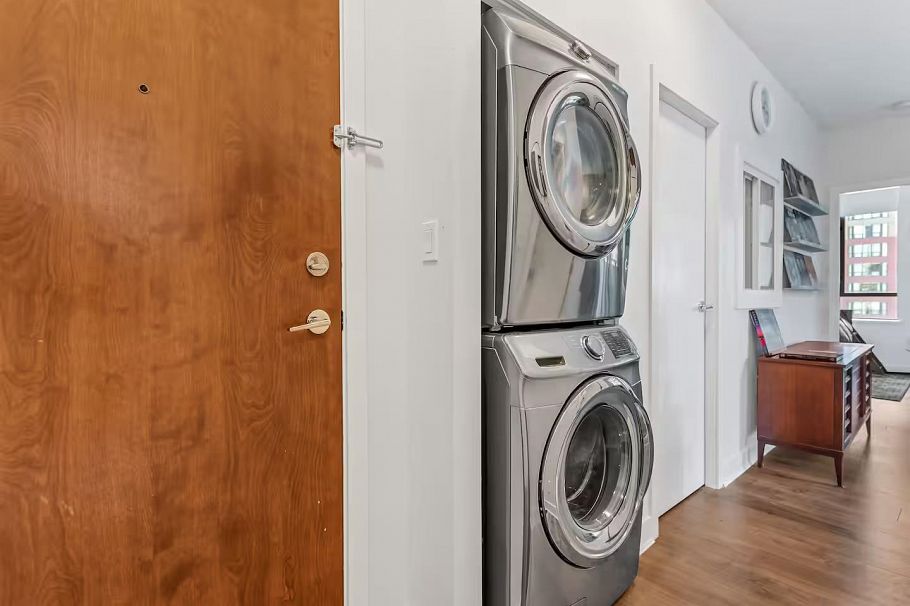 302 1238 Burrard Street Vancouver, BC - 24