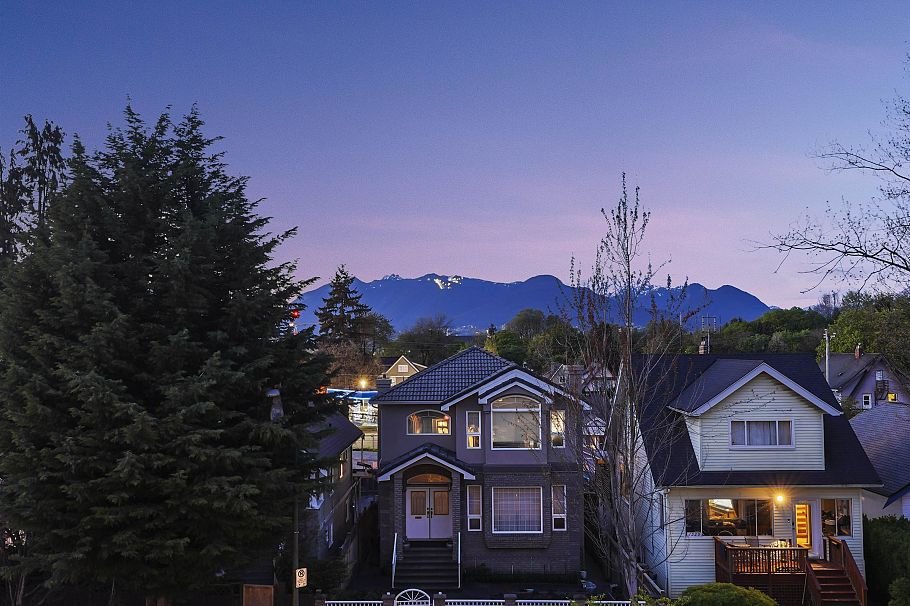 1 1322 E 13th Avenue Vancouver, BC - 34