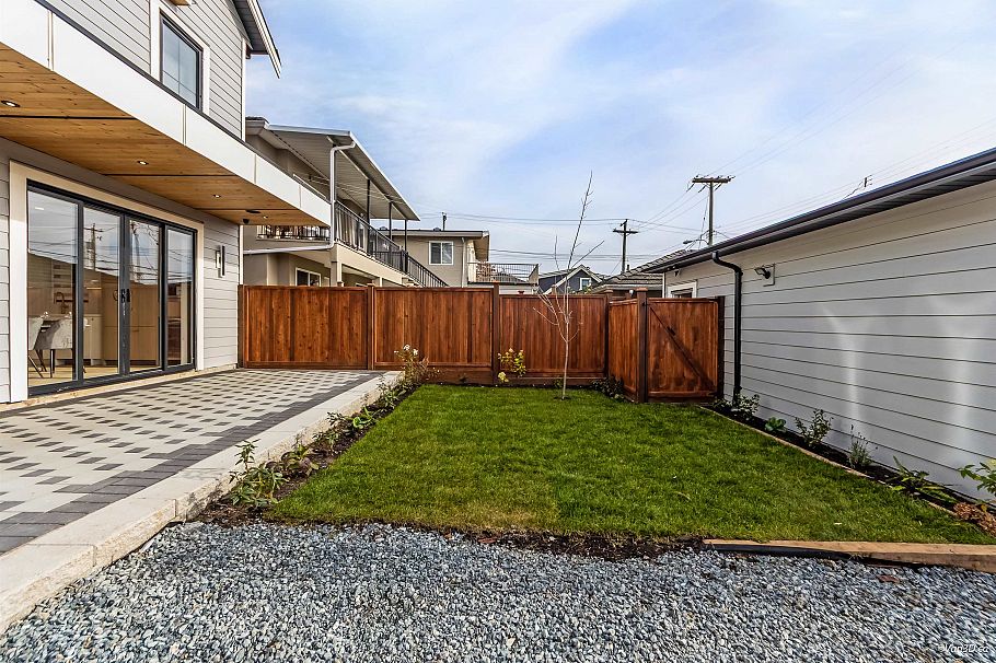 2 150 E 51 Avenue Vancouver, BC - 27