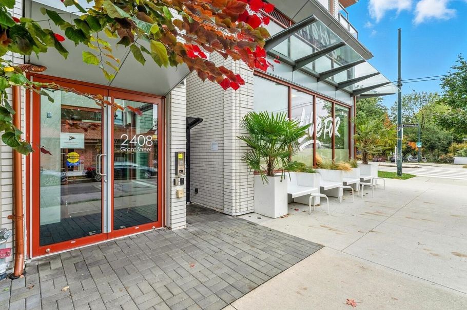208 2408 Grant Street Vancouver, BC - 19