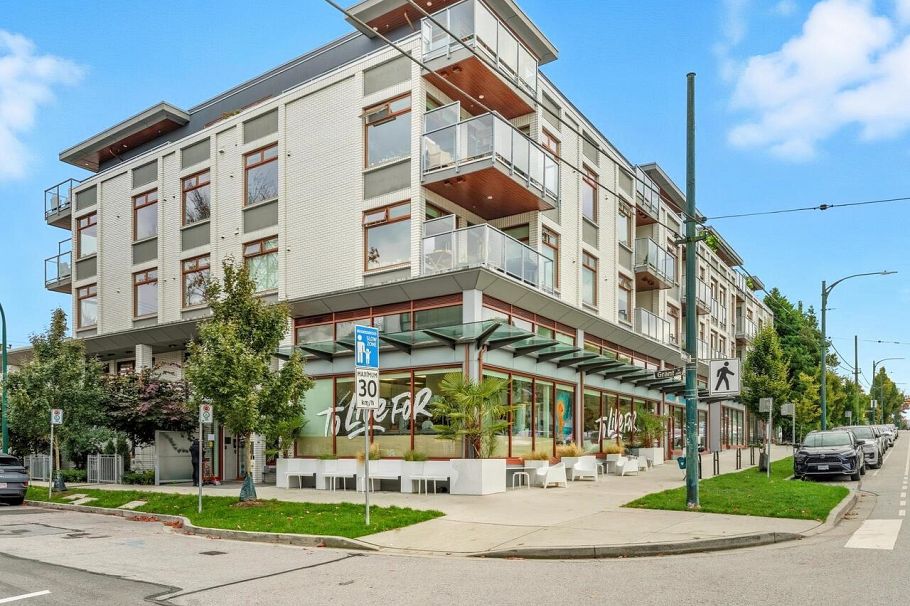 208 2408 Grant Street Vancouver, BC - 1