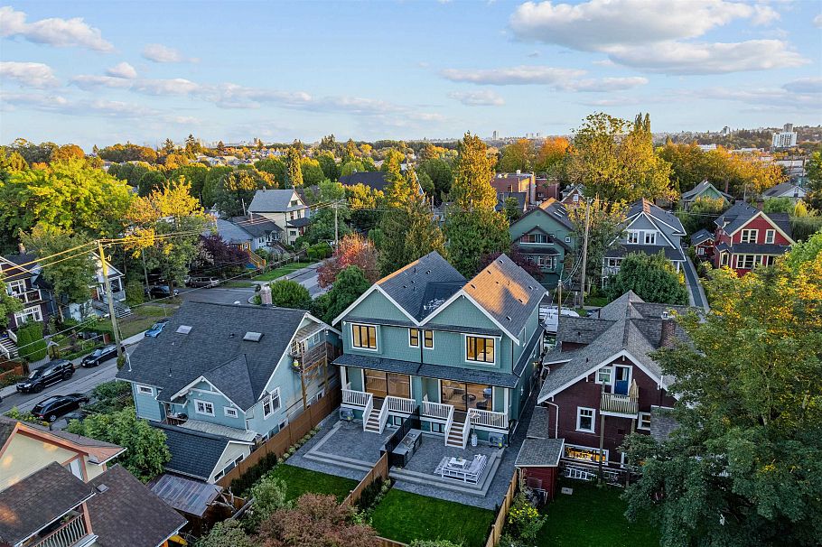 1 1765 Graveley Street Vancouver, BC - 37