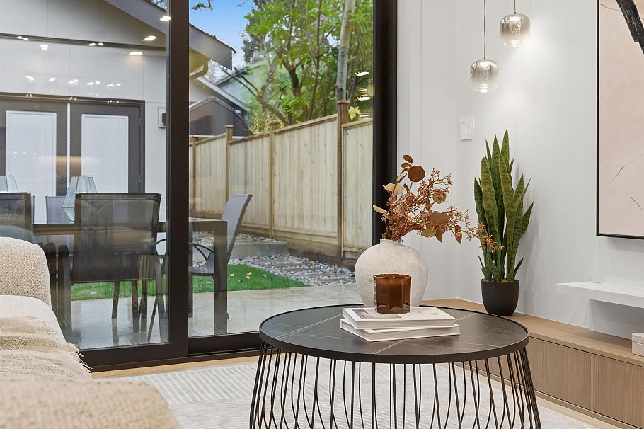 2 2635 W 12th Avenue Vancouver, BC - 5