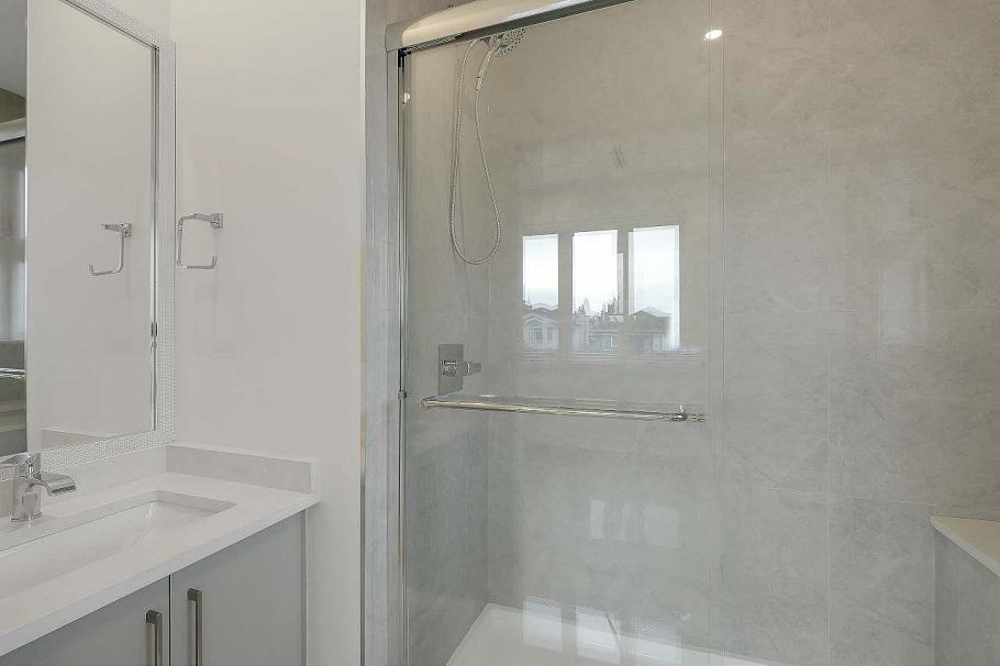 3073 E 3rd Avenue Vancouver, BC - 26