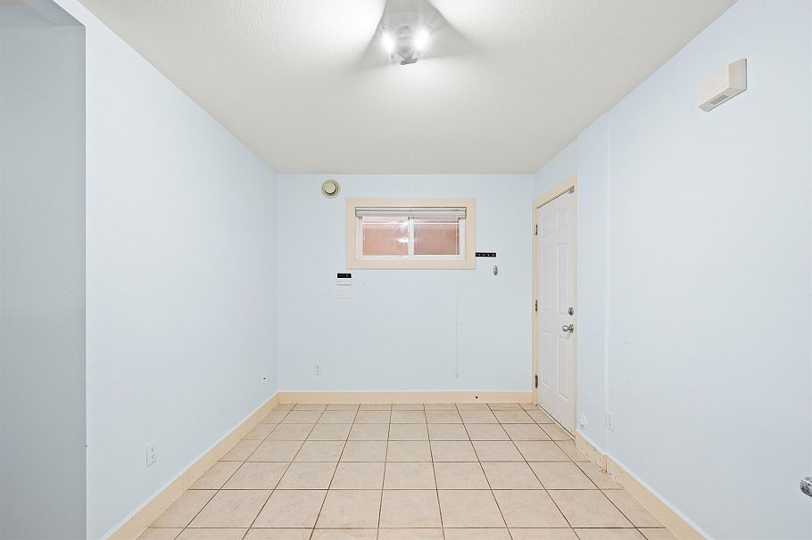 3806 Pine Street Burnaby, BC - 20