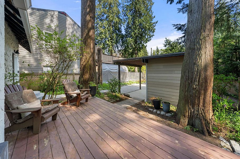 2052 Capilano Road North Vancouver, BC - 35