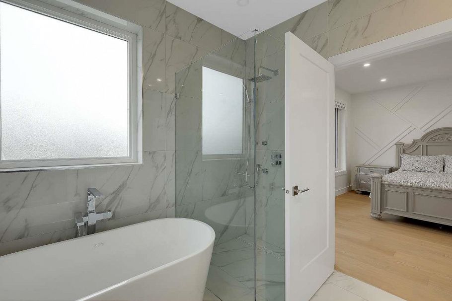 3073 E 3rd Avenue Vancouver, BC - 22