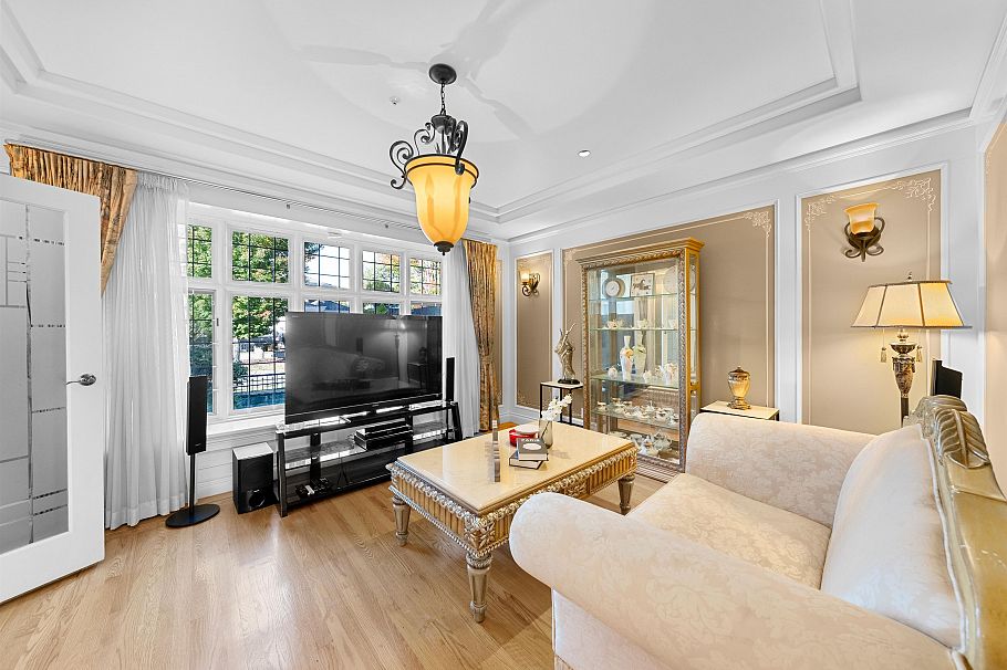 1426 W 48th Avenue Vancouver, BC - 4